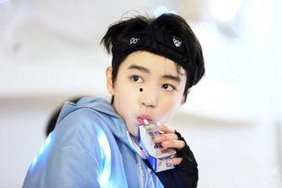 王俊凯肖战最新爆料图片,神秘幕后故事大揭秘！  第1张